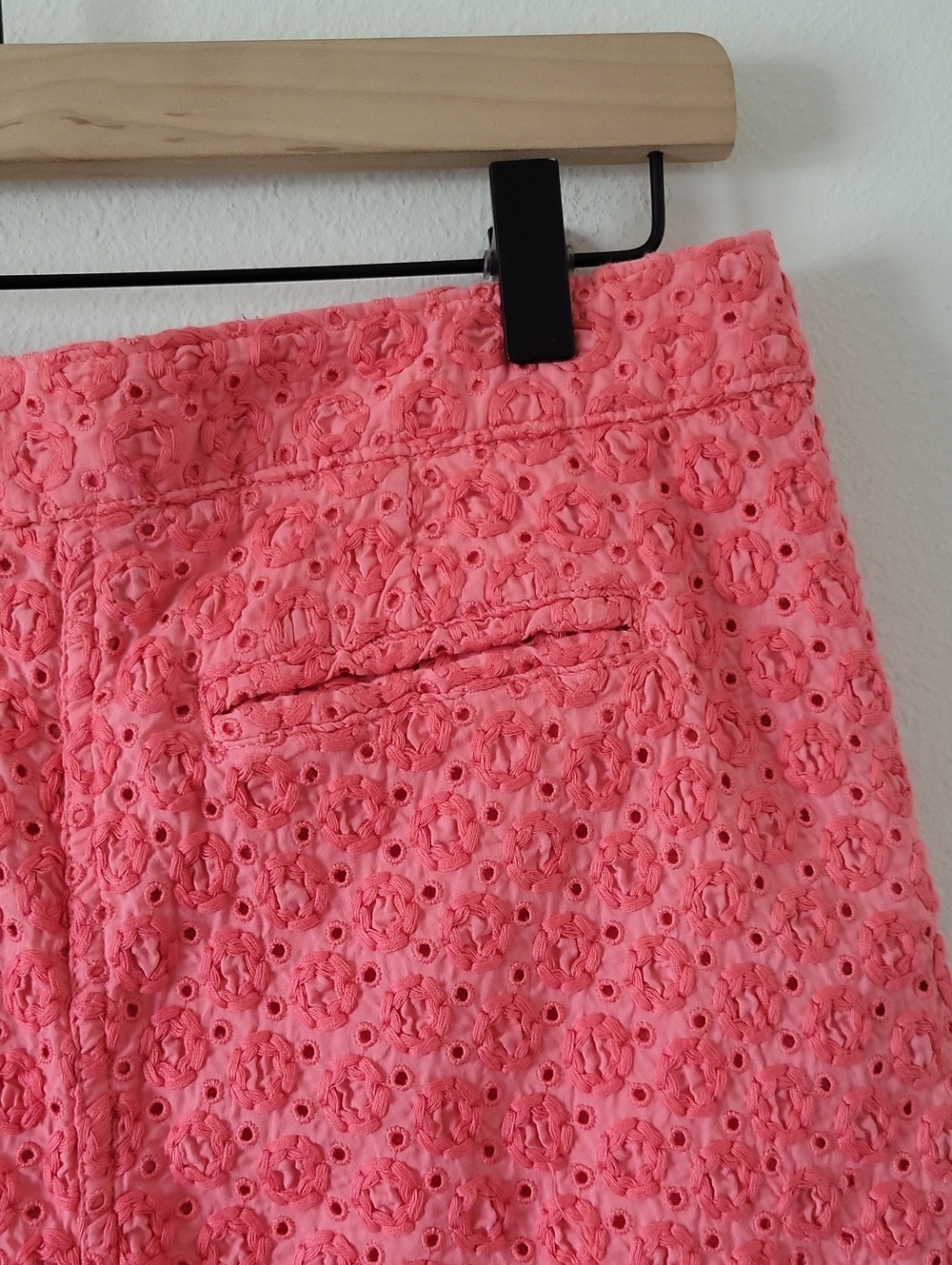 Tommy Bahama Coral Eugenia Eyelet Shorts Size 6 - Picture 4 of 7